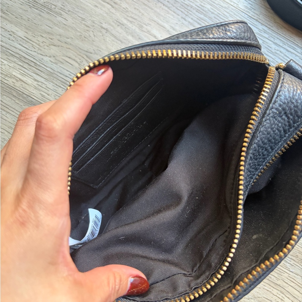 Marc Jacobs SoftShot 21 Leather Crossbody Bag - Picture 12 of 17